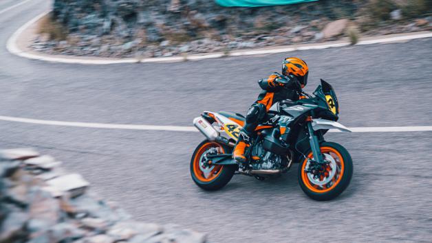 KTM 890 SMT: Εθισμός στην Αδρεναλίνη  